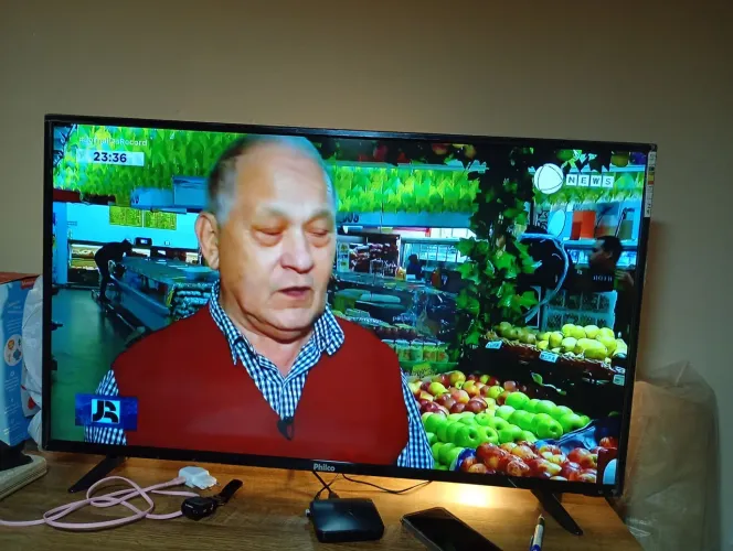 Tv Philco 43 polegadas de led com plástico n moldura !! Não é Smart !!