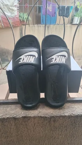 Vendo 100$ original calçado masculino tamanho 37,3D enteressados chamar no chat