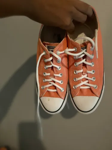 Vendo All star na cor laranja