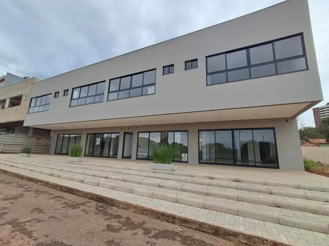Sala comercial térrea com 180 m na 606 sul AV LO 13