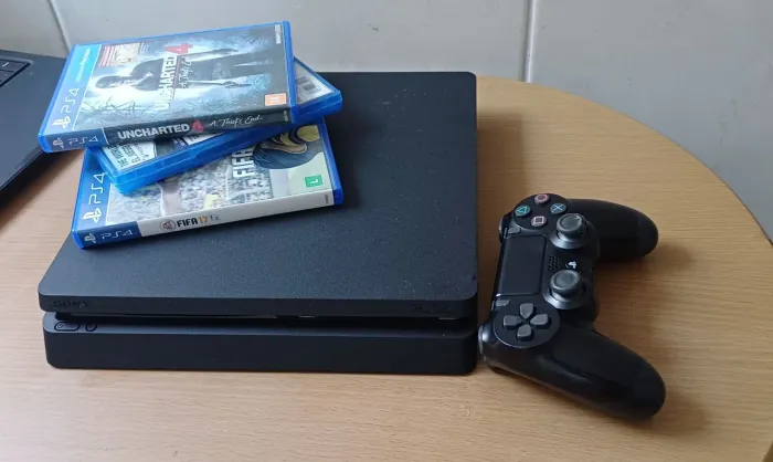 Playstation 4 slim 500g aceito cartão