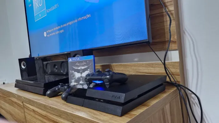 Ps4 SEMINOVO (único dono)