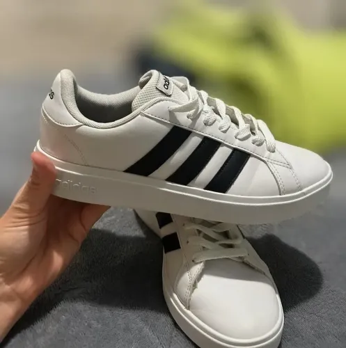 Tênis Adidas