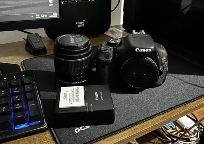 Canon EOS Rebel T3i + Lente 18-55mm | Apenas 10 mil cliques