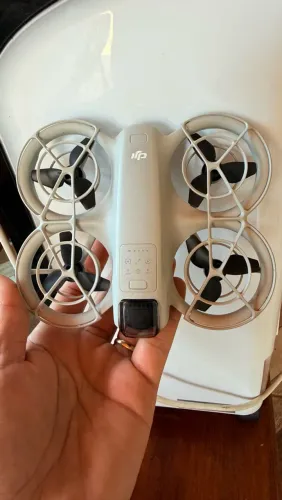 DJI NEO