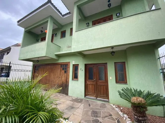 Casa em Rua Louro - Hípica - Porto Alegre/RS
