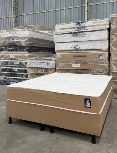 Cama QUEEN Ouro Luxo