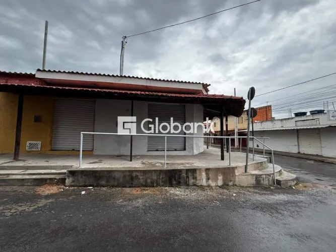 Ponto comercial com 2 banheiros, e 50m² no bairro Vila Sumaré