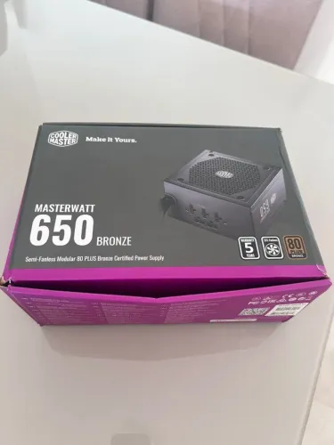 Fonte Cooler Master 650W 80 Plus Bronze