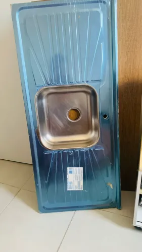 Pia de cozinha 120x52 cm em aço inox, nunca usada, ainda com o plástico protetor