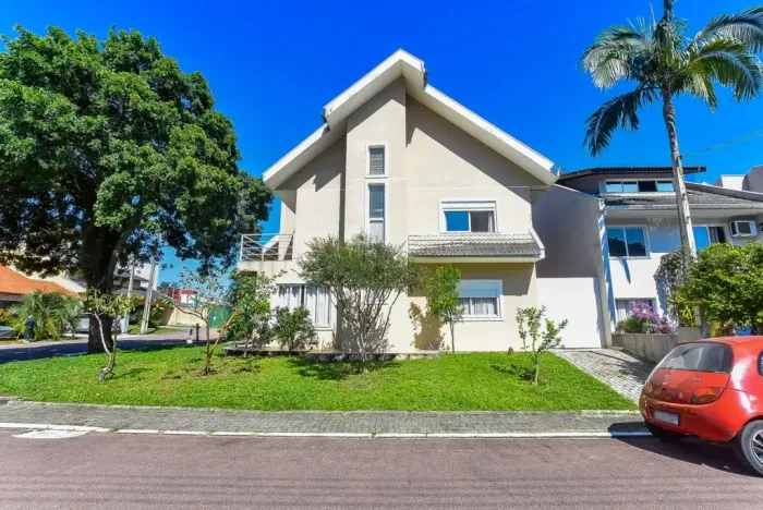Casa em condomínio à Venda no Uberaba por R$ 1.600.000,00