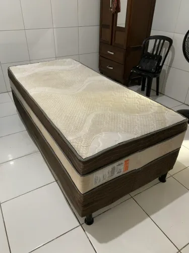 Vendo cama seminova