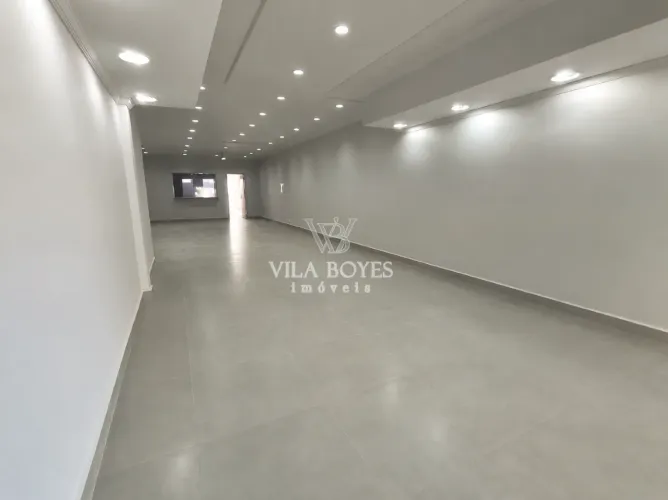 Salão comercial para alugar no bairro Centro, em Piracicaba/SP.