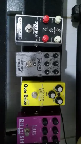 Pedais troco por captadores de guitarra