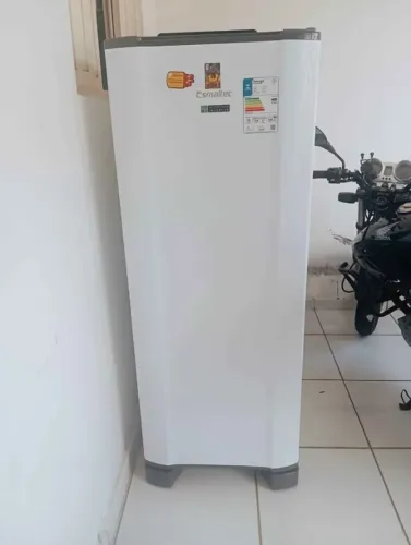 Geladeira smaltec 245 litros