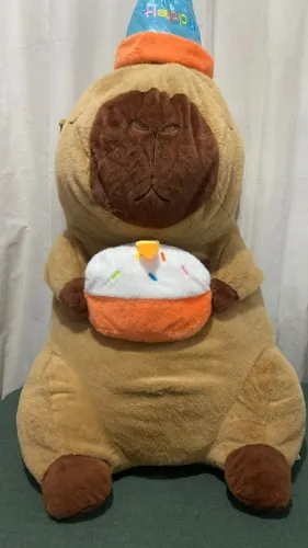 Capivara de Pelúcia Gigante