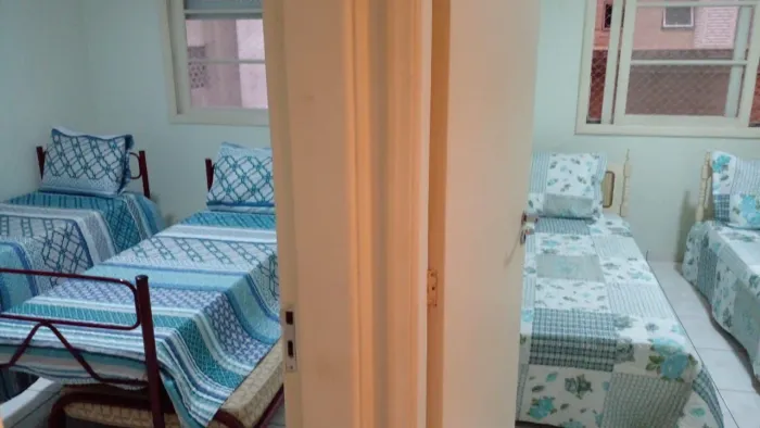 2 min a pé da praia ?
