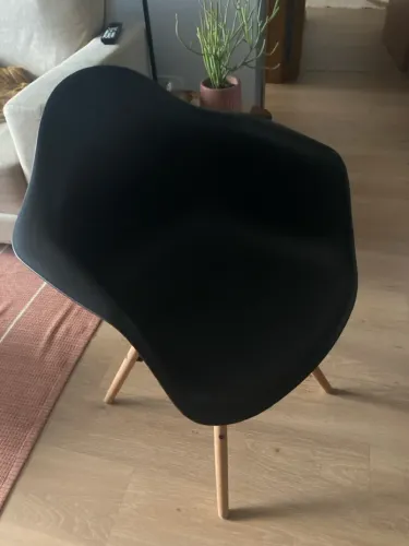 Cadeira Eames Preta