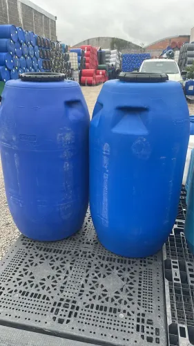 Tambor azul 250 litros lavados, bombona, barril, continham alimentos