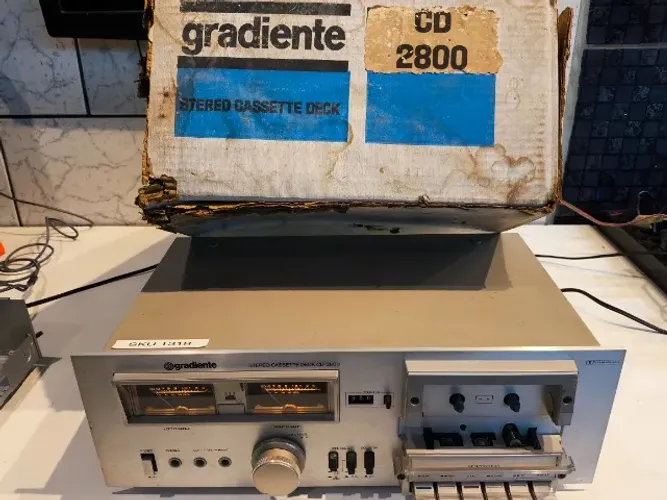 TAPE DECK GRADIENTE CD-2800 + CAIXA PRECISA DE REVISÃO
