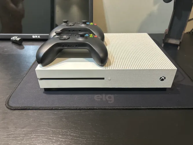Vendo Xbox one S
