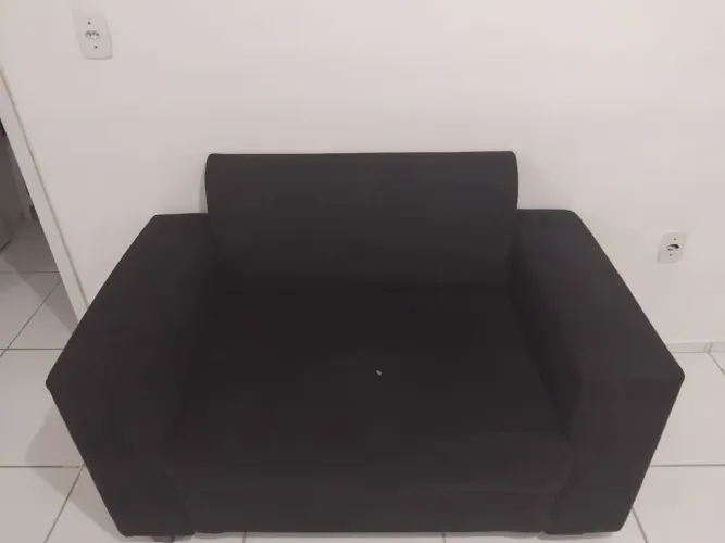 Sofá de dois lugares 