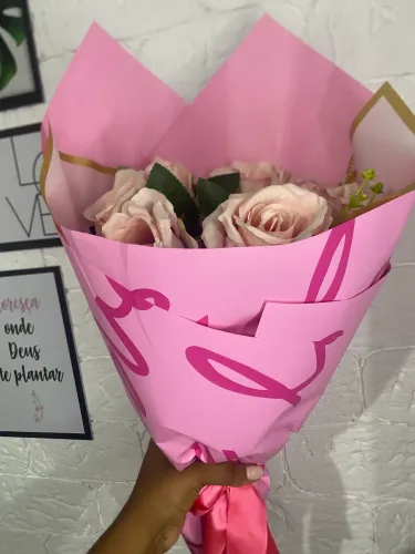 Buquê de chocolate com flores