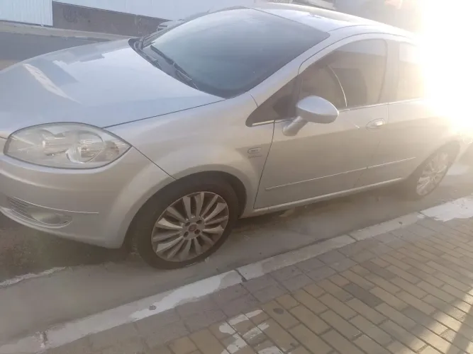 Fiat Linea Absolute 1.9/1.8 Flex Dualogic 4P 2012