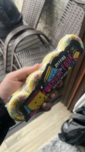 Vendo roda de skate Spitfire 56mm 99a