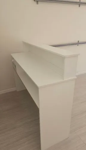 Balcão de Atendimento Branco com Gaveta e Chave - Excelente Estado