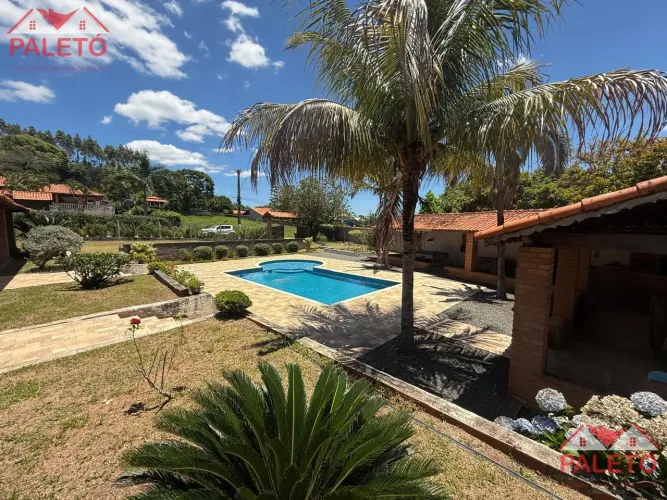 Chácara 1800 m² com piscina a venda na cidade de Bofete interior de SP, Condomínio Portal