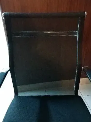 Cadeira de escritório usada