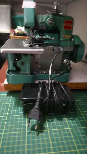 Máquina overlock