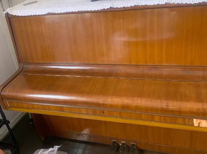 Vende se piano vertical