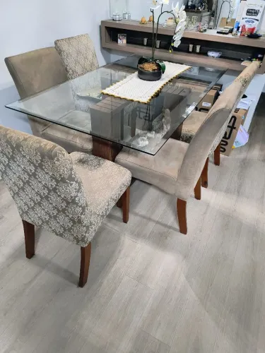 Vendo conjunto de mesa 4 cadeiras