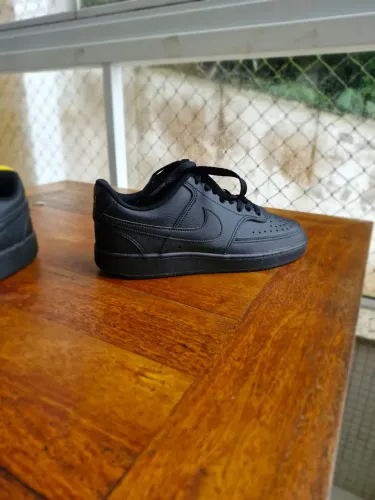 Tenis nike court vision low preto