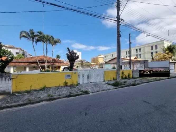 TERRENO A VENDA PARA CONSTRUÇÃO DE PRÉDIO - LADO LINHA