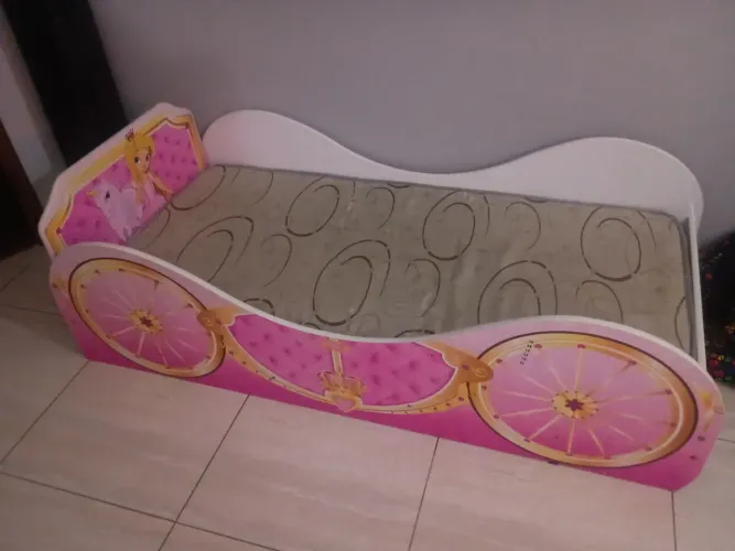 Mini cama carruagem de princesa com colchão