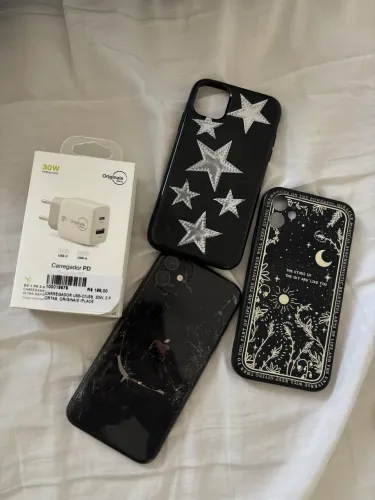 Iphone 11- Funciona 100% + Acessórios (Leia a descrição)