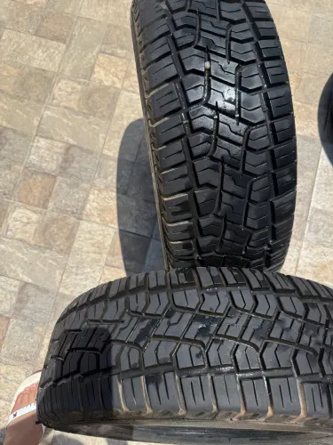 Pneu  205 65 15 remold rodou 30km 150,00 cada 