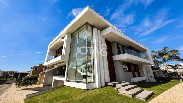 CASA NOVA COM 4 SUÍTES EM COMDOMÍNIO Casa Em Condomínio Com 4 Suítes- Jota8