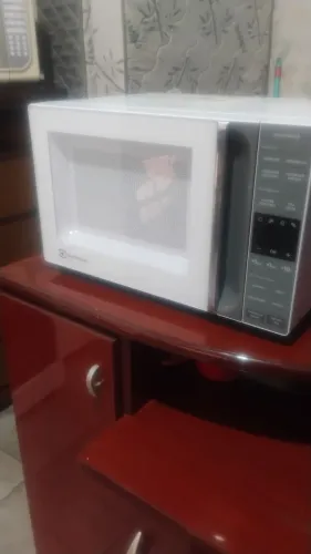 Microondas Eletrolux pouco tempo de uso surpe conservado 450,00