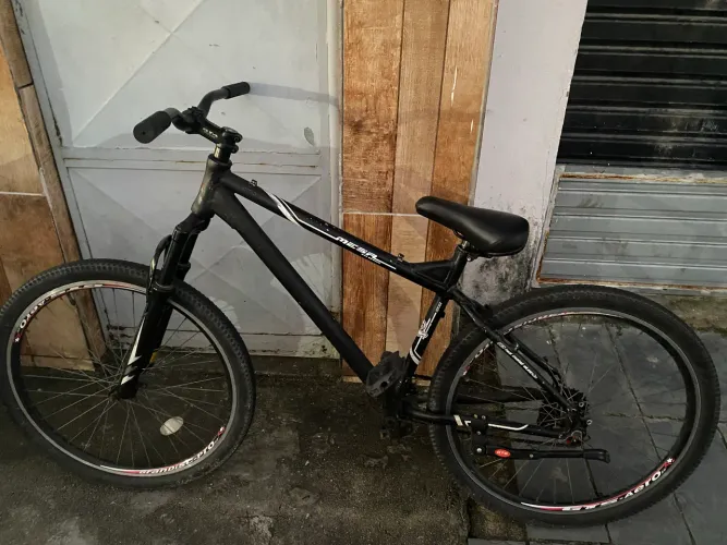 BICICLETA SEMI NOVA