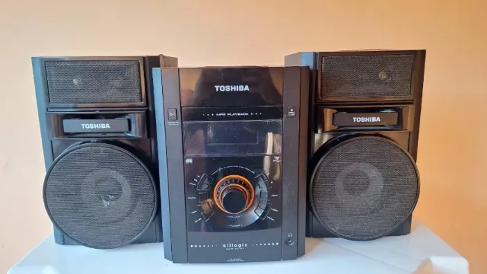TOSHIBA MINI HI-FI SYSTEM MS7825MU USADO