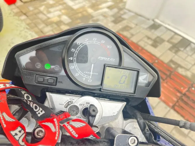 Vendo Moto CB300R