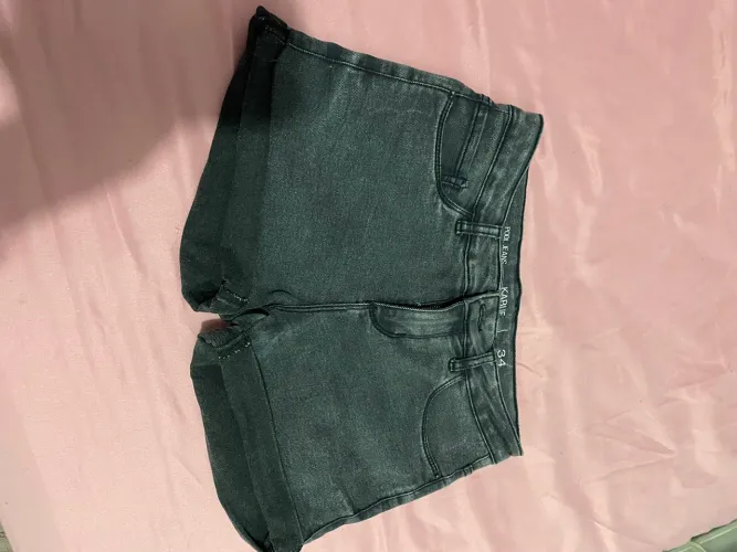 Short jeans