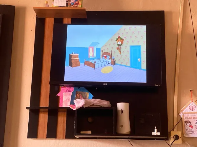 Vende-se painel e Tv roku de 32 polegadas smart 