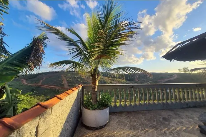 Casa com piscina, bairro Grama Juiz de Fora, MG