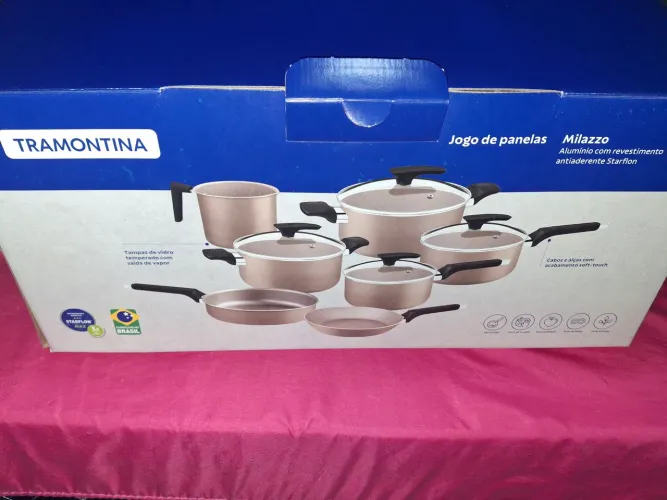 Kit de panelas nunca usado 
