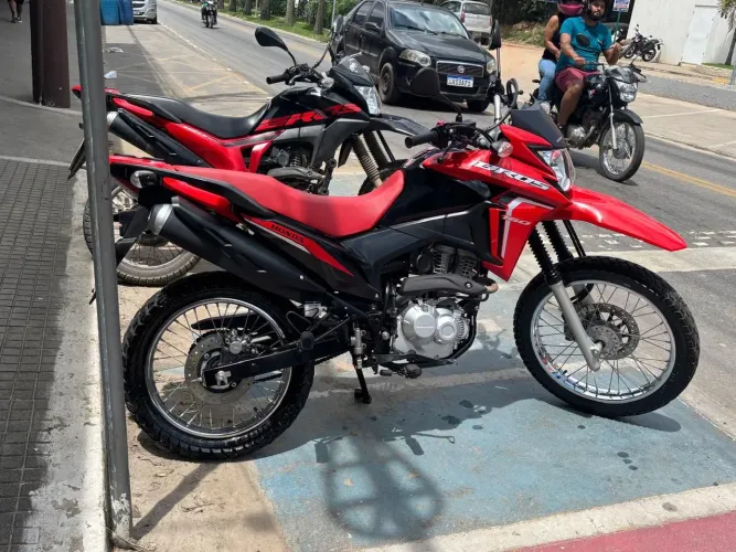 MOTO BROS 2024 ESDD - PERFEITO ESTADO